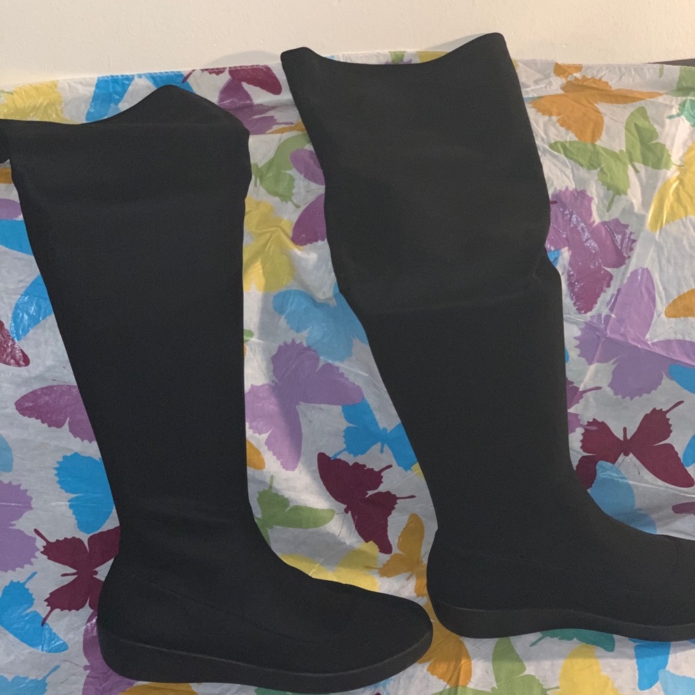 Casual for work or a night out.